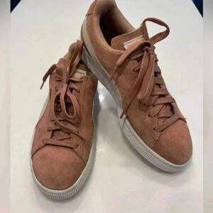 Puma pink suede women’s sneakers size 8